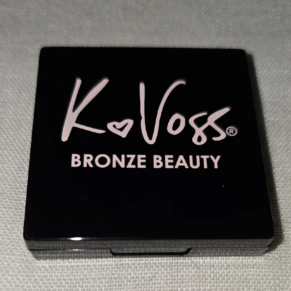 Bronze Beauty Makeup Compact - Black